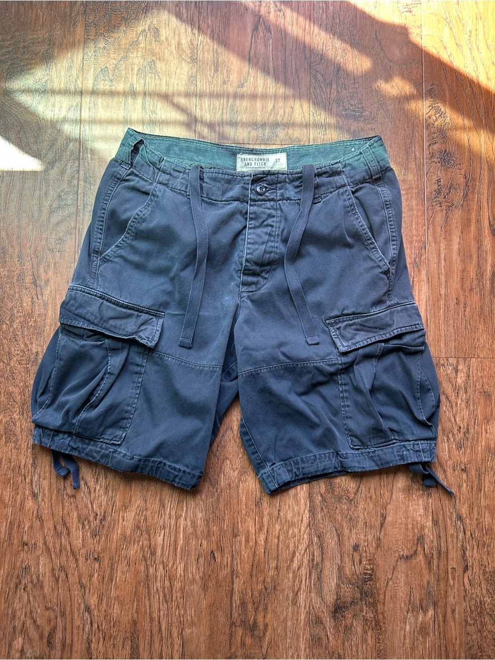Y2K Abercrombie & Fitch Men's Cargo Shorts - Navy Blue - Multi pockets